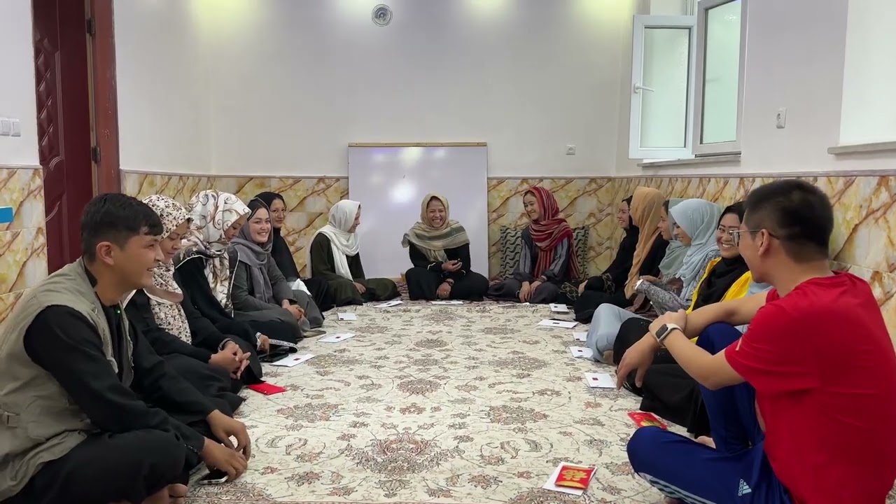 壹所學校有什麼樣的魔力,讓阿富汗女性變得開心開朗自信?女老師自信邀請網友親臨阿富汗參觀