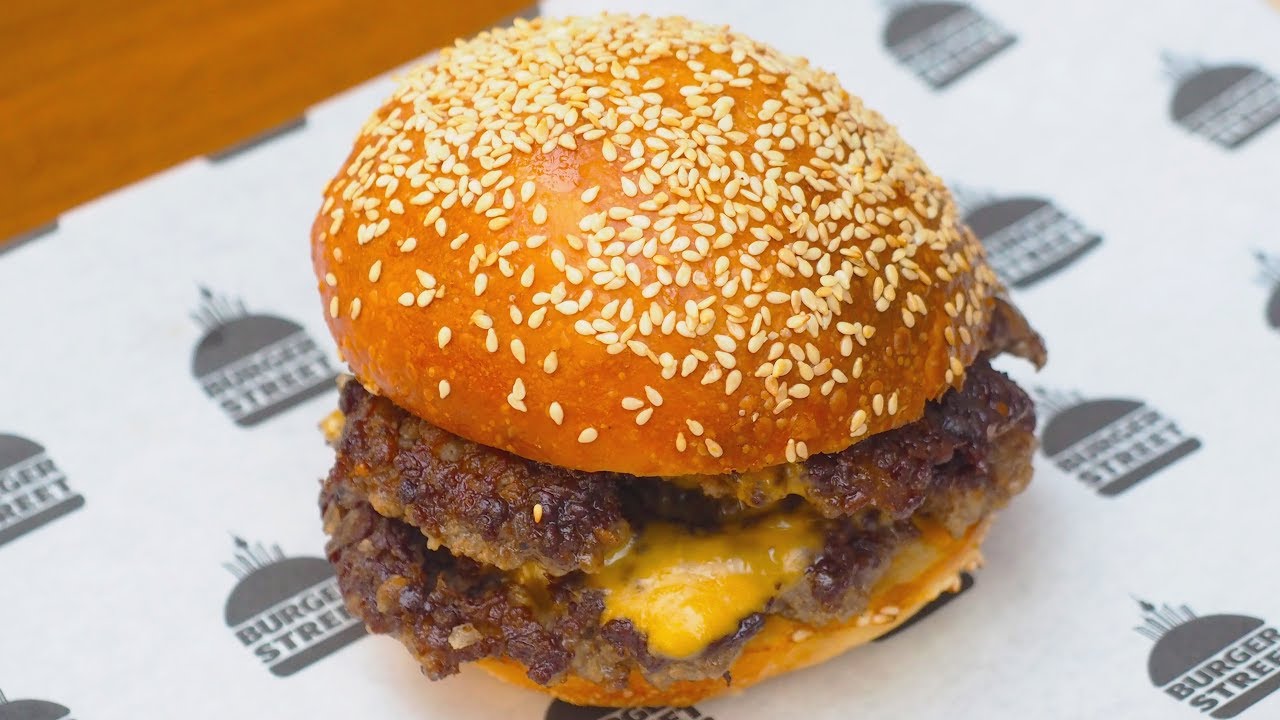 36 Saatte İzmir Burger Rehberi - 12 Burgerci ve 1 S&uuml;rpriz Mekan