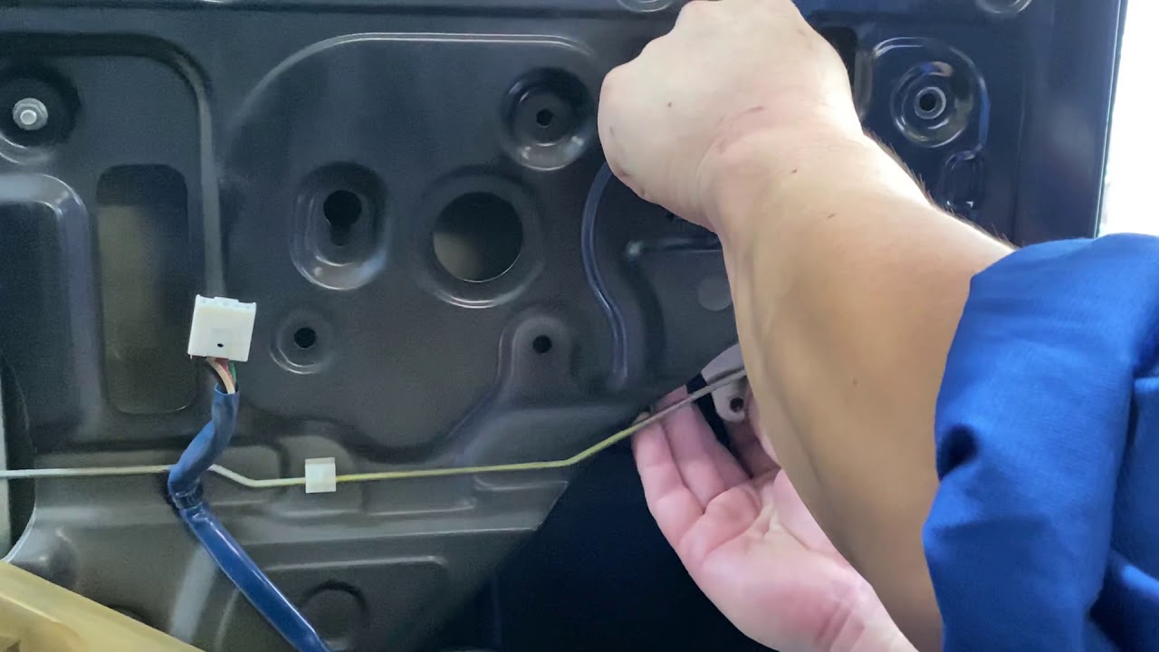 【エブリイワゴン】【DA62W】左スライドドアアウトサイドハンドルを交換する動画【自動車整備科職業訓練指導員】