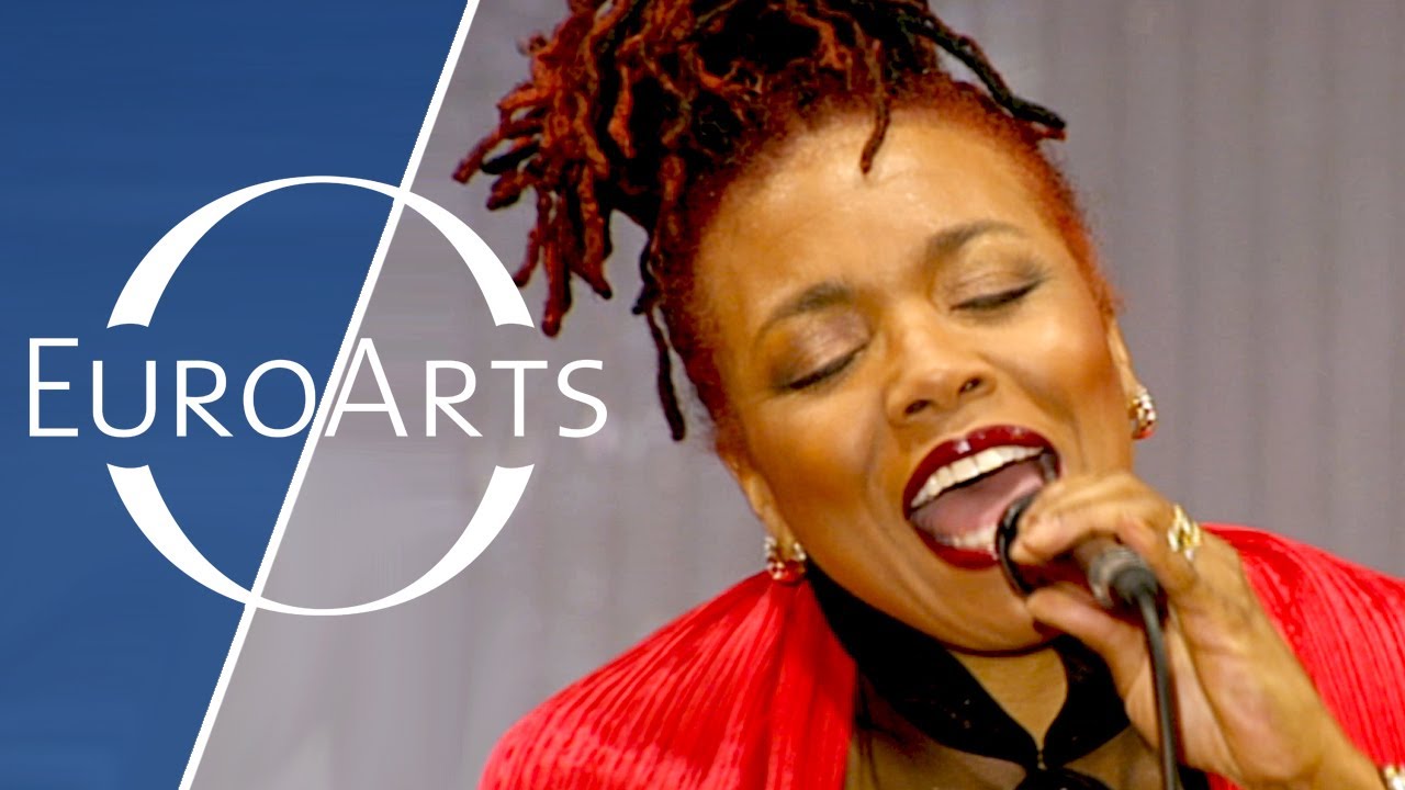 Dee Dee Bridgewater: Stairway to the stars