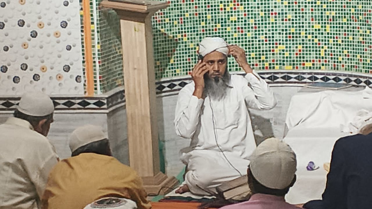 ধলহরা হাক্কানি মসজিদে