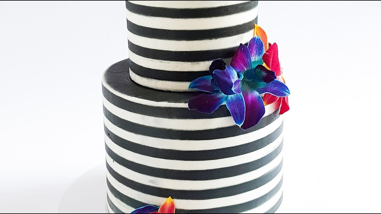 Black and white STRIPES Buttercream HACK- Rosie's Dessert Spot