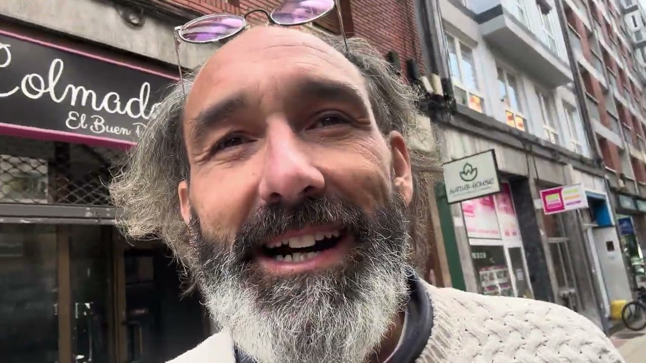AMAR A PERROS Y GATOS Y COMER CHULETONES (DESDE OVIEDO)