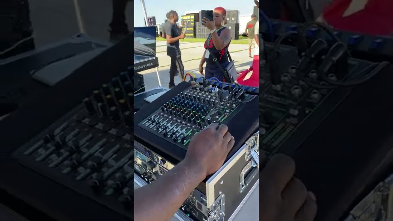 @QSCAudioProducts Powered Sound!!! (4) KW153 with KS118 subs at 772 Sound system Festival.