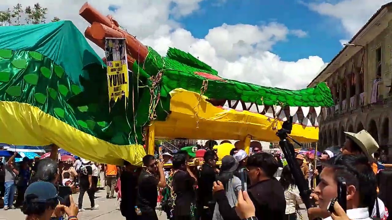 Comparsa Otakus Carnaval Ayacuchano 2026 completando su recorrido