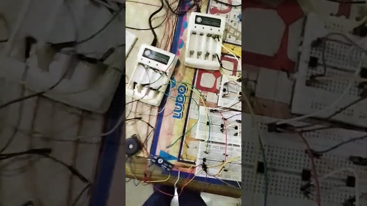 FEEDBACK LOOP COMPONENT IS MULTIPLE PARALLEL OPTOCOUPLER CONNECTED 