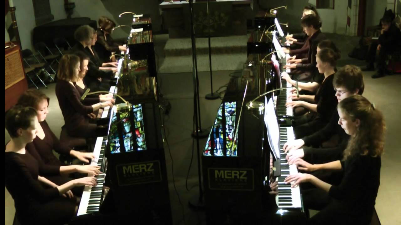 Maurice Ravel: Bolero, Arr. für 8 Klaviere zu 32 Händen
