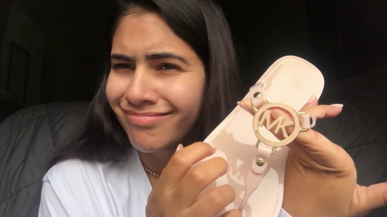 ASMR tapping on shoess