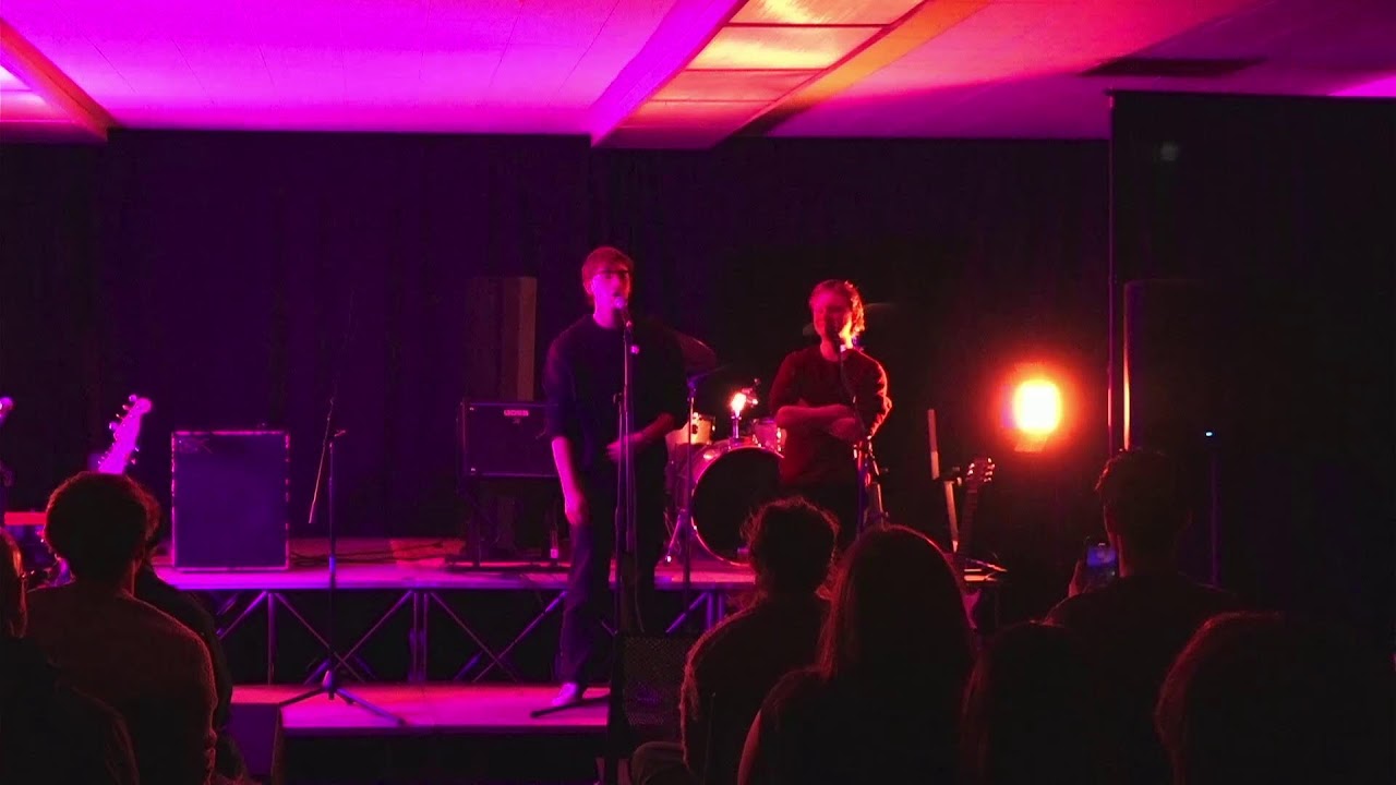JR: Hunter Hartley & Peyton Horak, voice
