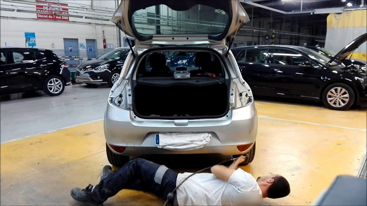 Tuto démontage pare-choc Ar Renault Clio 3/disassembly rear bumper Renault Clio 3