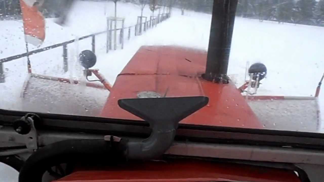 Fortschritt ZT 303 mit Spitzpflug Winter 2012.AVI