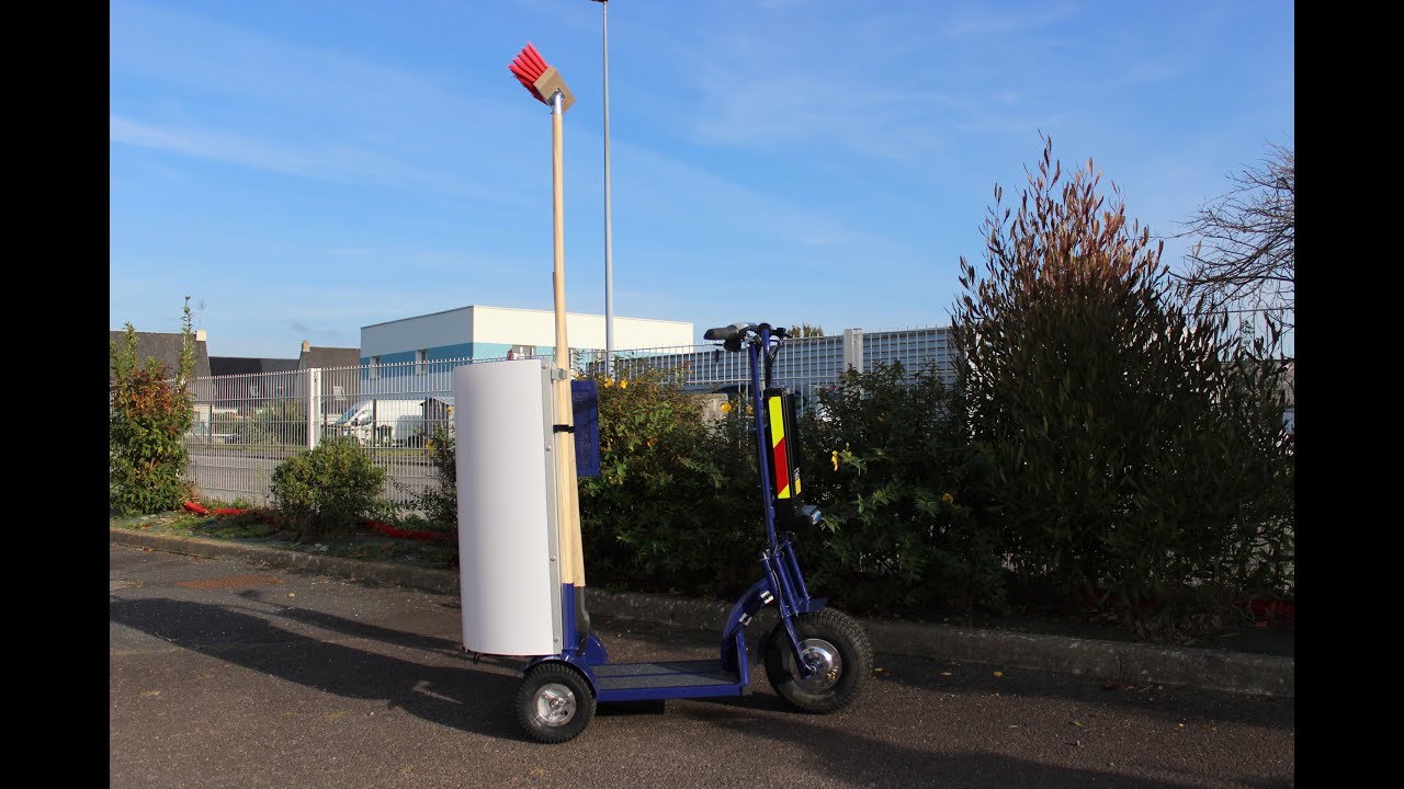 Transporteur électrique ROLL AND GO 3 roues pour Services Propreté.
