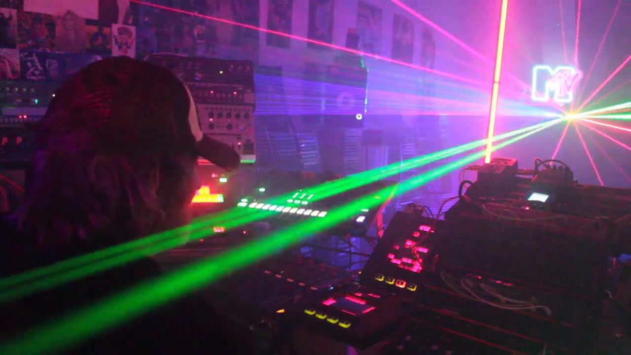 0LD DeTr0iT.... MiNimiliST 90s Techno, . LIvE #dawless T0P DRAWER.
