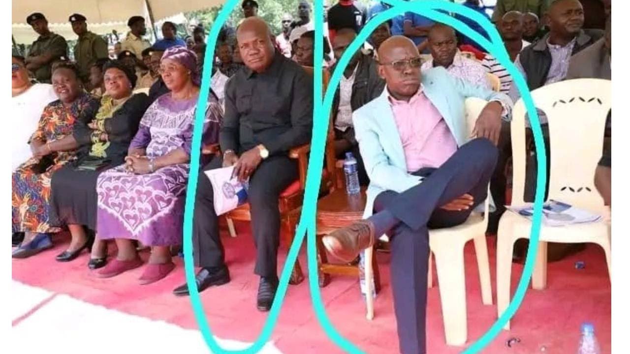 SEE HOW BONI KHALWALE PUBLICLY CLASHES WITH GOVERNOR BARASA IN KAKAMEGA DURING FUNERAL