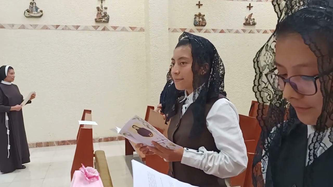 Toma de hábito de las hermanas Ireydi e Isabel