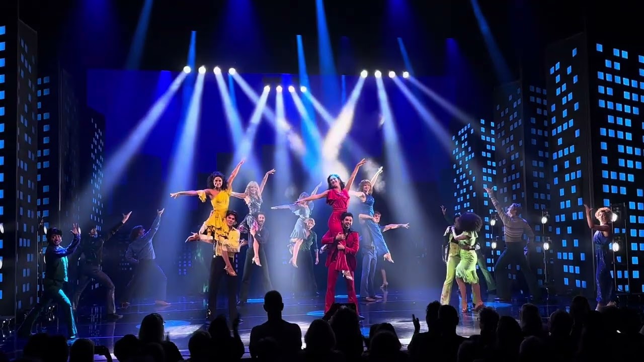 Saturday Night Fever de musical - slotapplaus & Megamix (De Kring Roosendaal)
