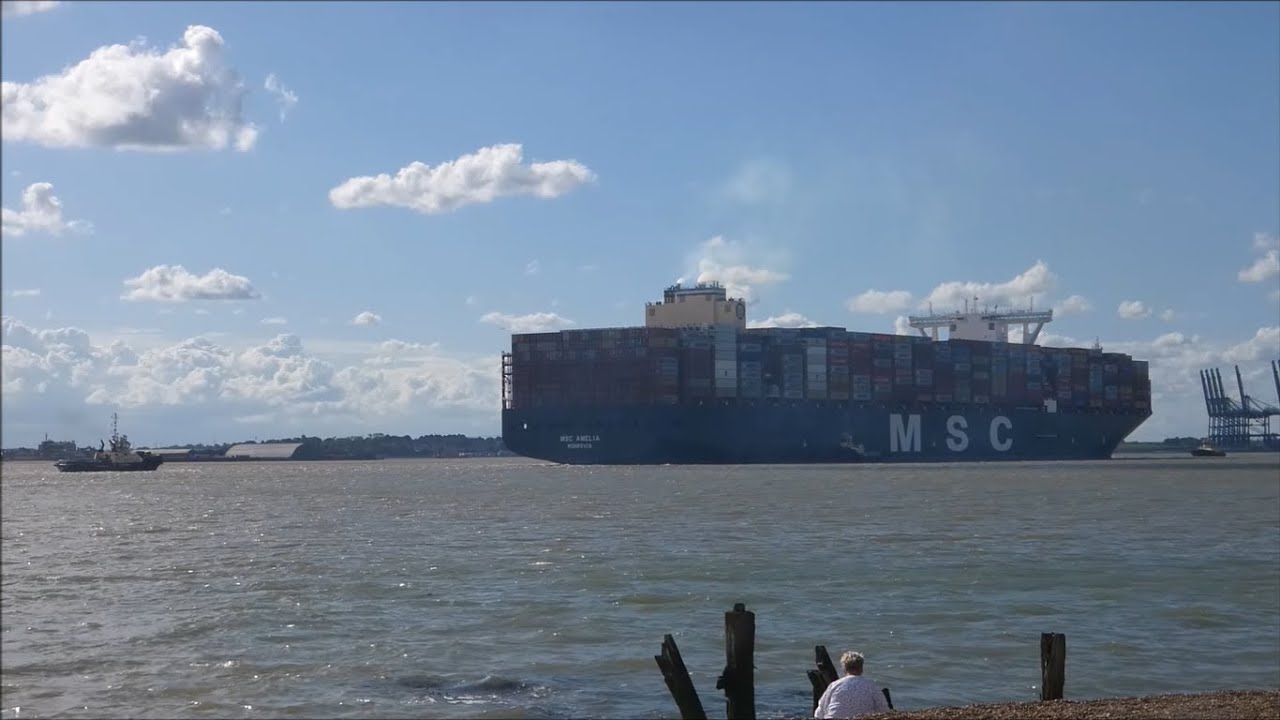 Mega Max MSC Amelia arrives Felixstowe and swings to starboard with 3 Svitzer tugs.   8th June 2022