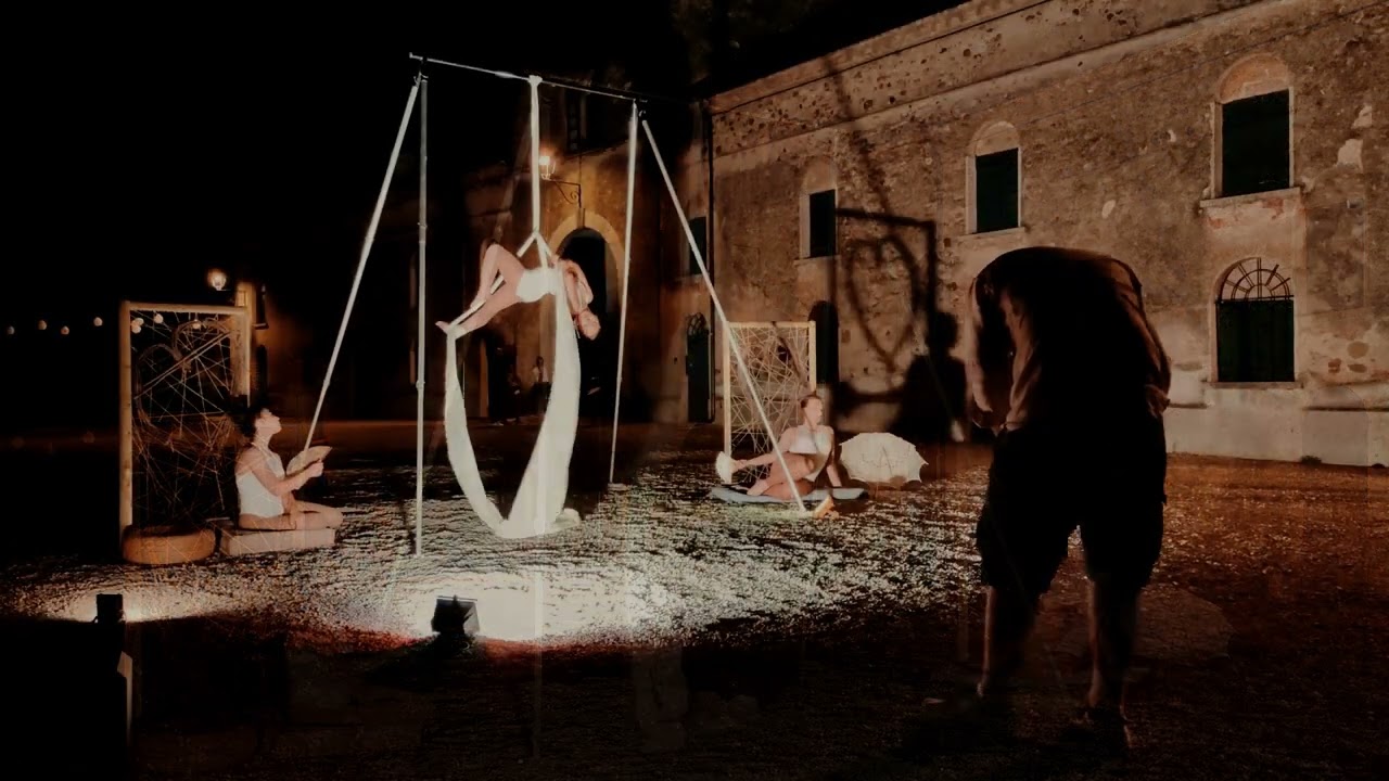 La Notte Romantica - Castellaro Lagusello - Aerial Dance