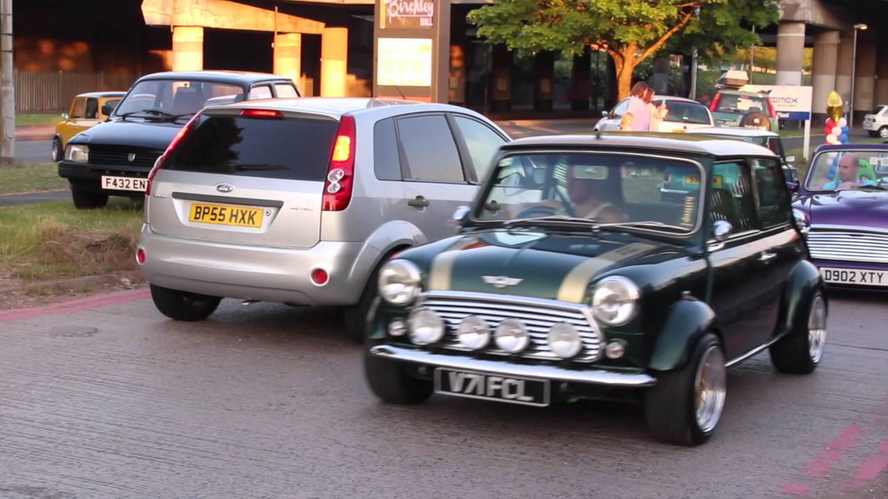 Mini's Leaving the DMG 2015 Classic Mini Open Evening