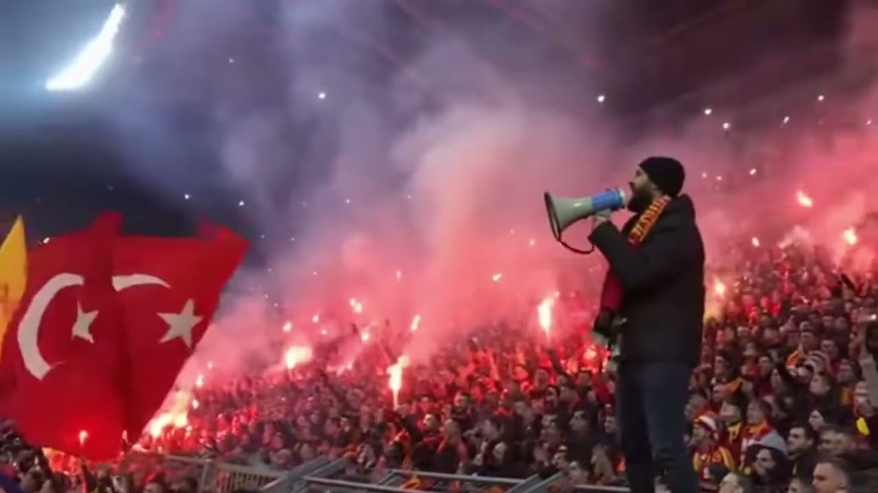 “Turkish Stadium Singing España Cani 🇹🇷🇪🇸 | Incredible Crowd Moment”