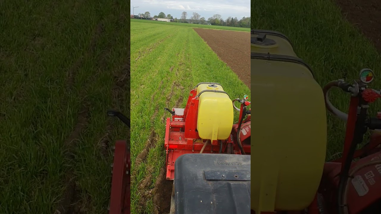 Lohnbetrieb H&uuml;lswitt Bodenbearbeitung f&uuml;r Kartoffeln, 3 Arbeitsg&auml;nge, eine &Uuml;berfahrt, Spatenmaschine