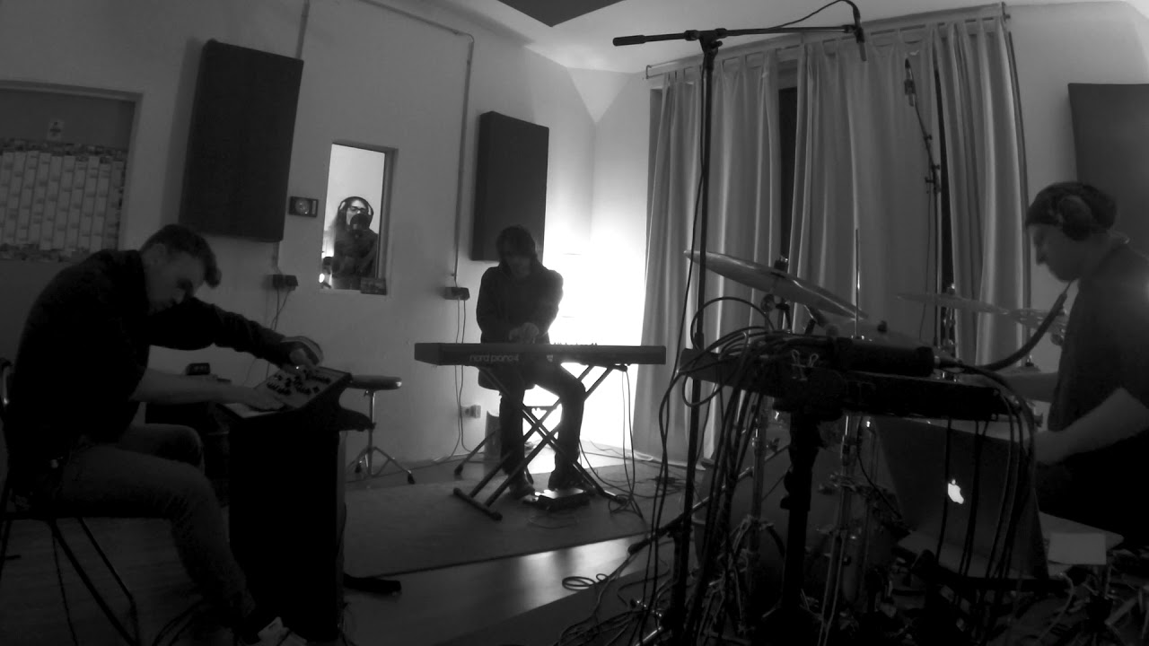 Mangoo Factory - Invasion (Short Version)