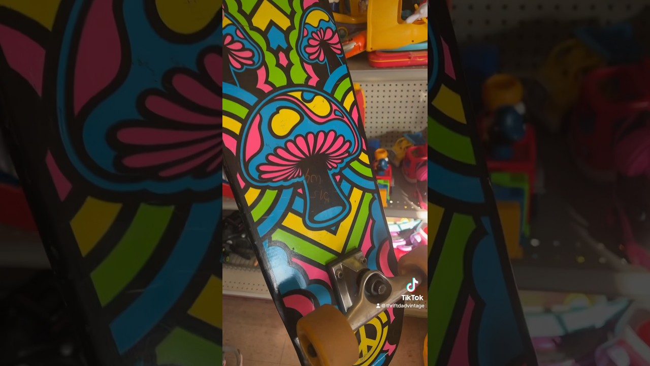 Vintage skateboard! #thrifty #fypシ #thrifted #vintage #thrift #fashion #thrifting #thrifthaul #sk8
