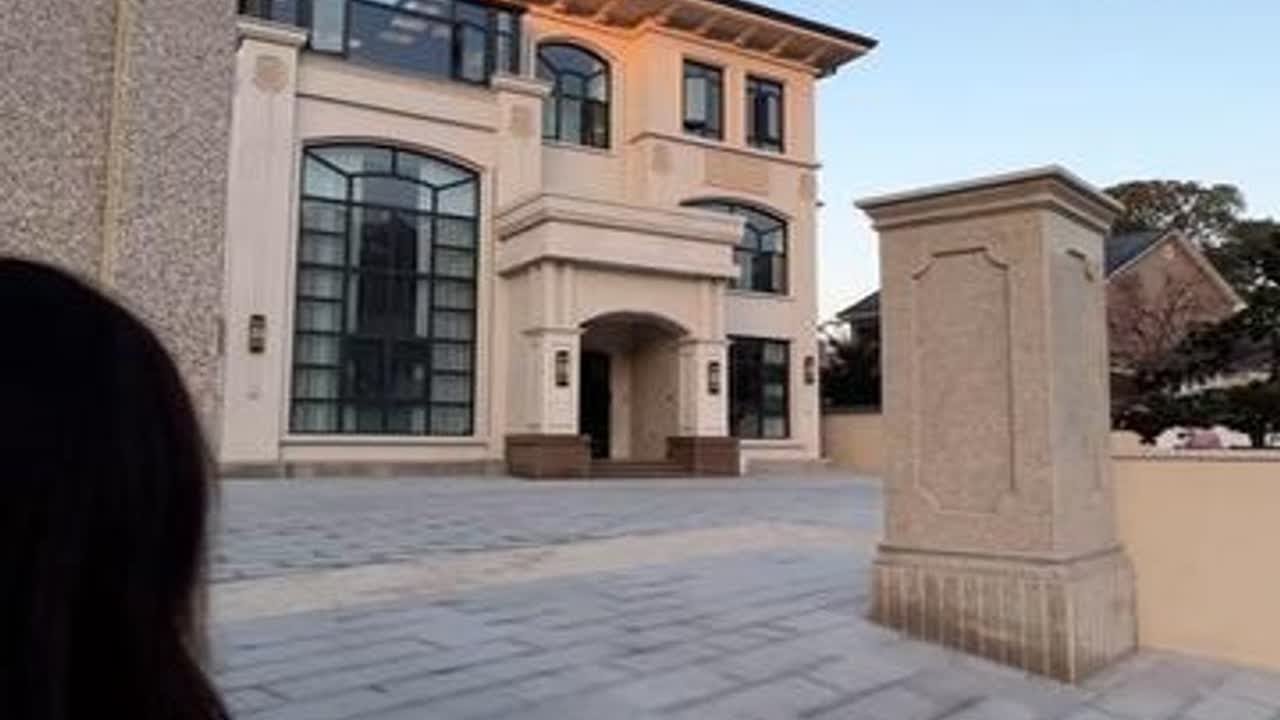 喜欢乡村的生活，看男耕女织鸭子戏水，悠闲安静