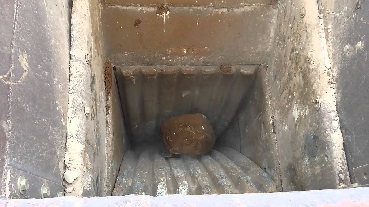 Primary crusher at Egeland pit