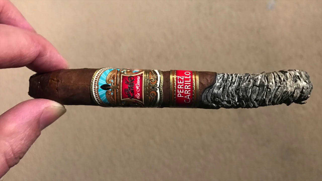 La Historia by E P Carrillo El Senador Cigar Review