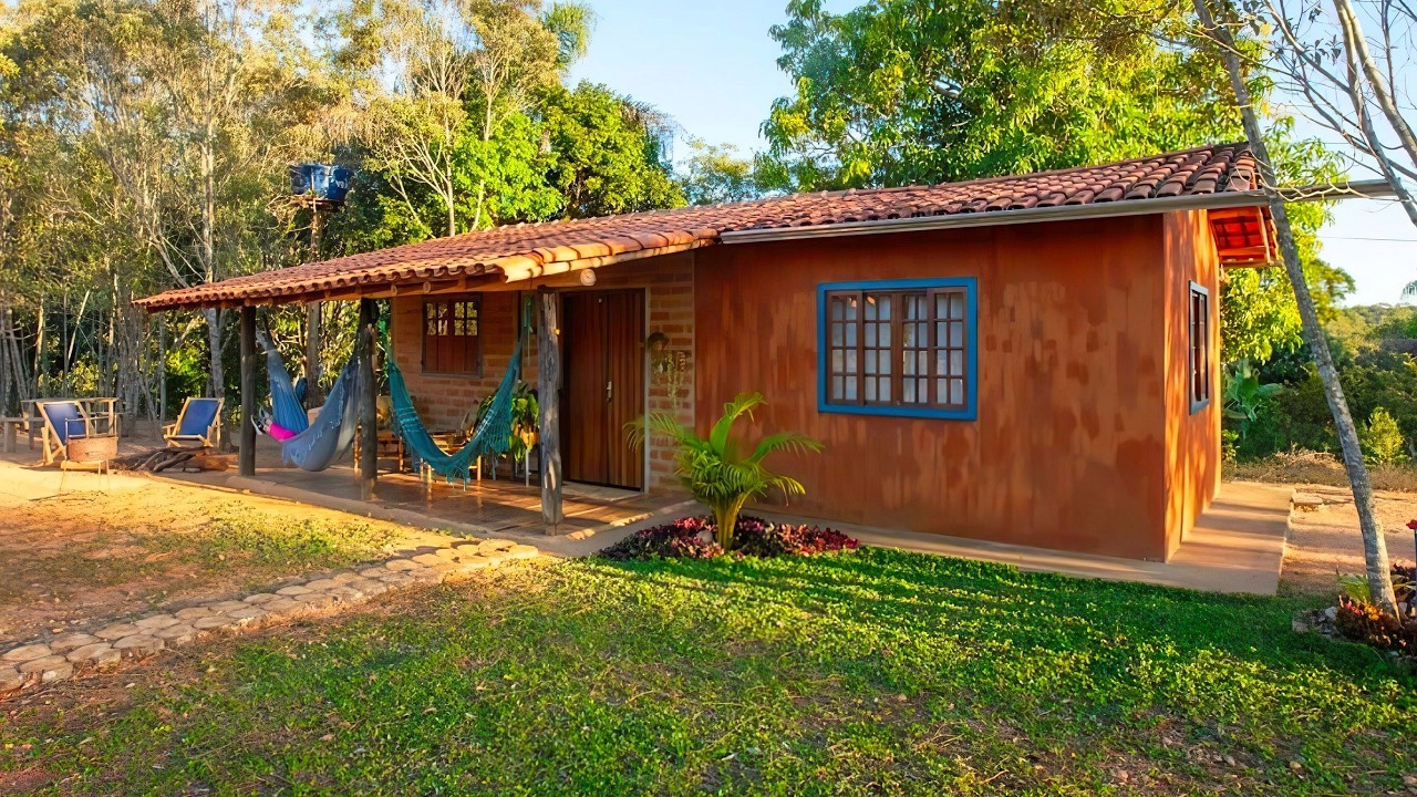 CASA SIMPLES e PEQUENA feita com BIOCONSTRUÇÃO