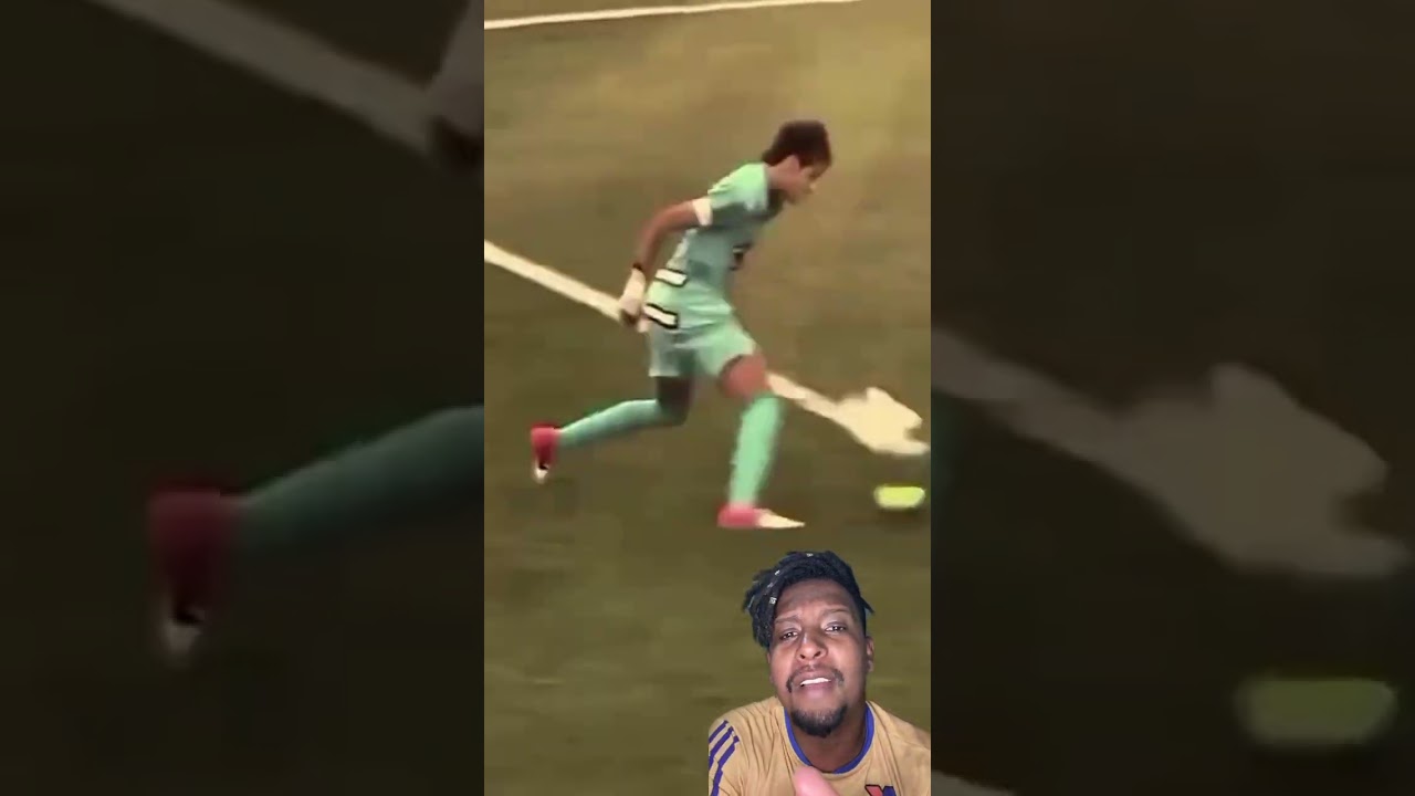 Santos' team is bad and Neymar pays for it. #footballplayer #neymarskills #neymar11