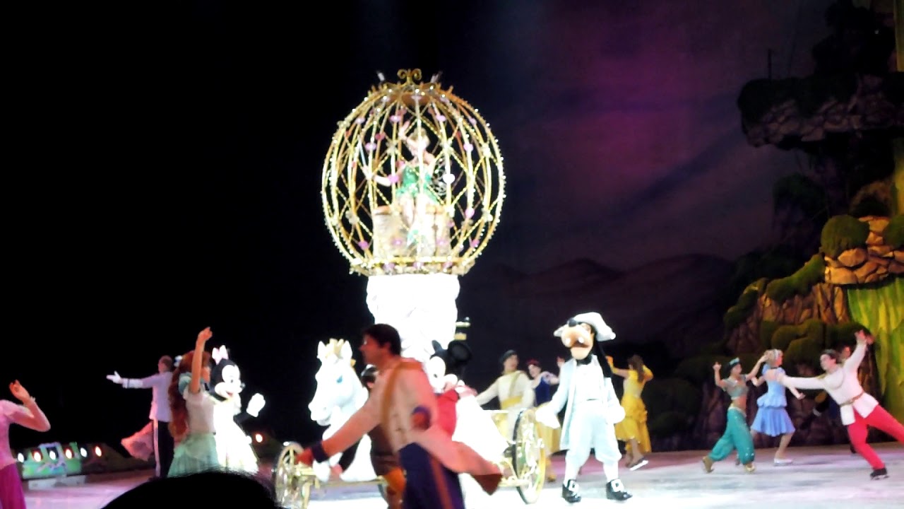 Disney On Ice :Happy Ending (Princesses and Heroes)
