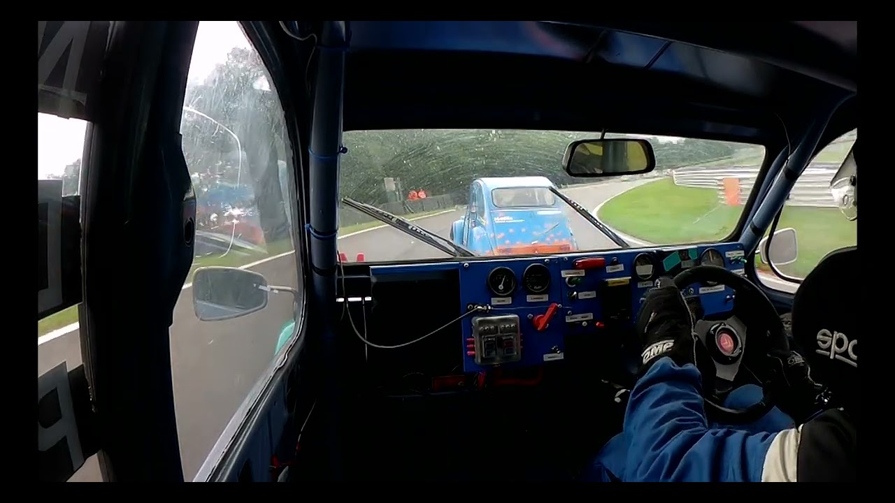 2CV Racing @ Oulton Park 2023 - race 1, car #40 Chris Yates