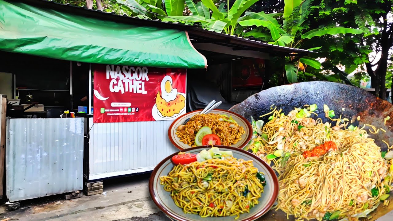 WARUNG GHOIB?! Warungnya Sepi Tapi Masak Terus, Penjualnya Mantan Chef McD