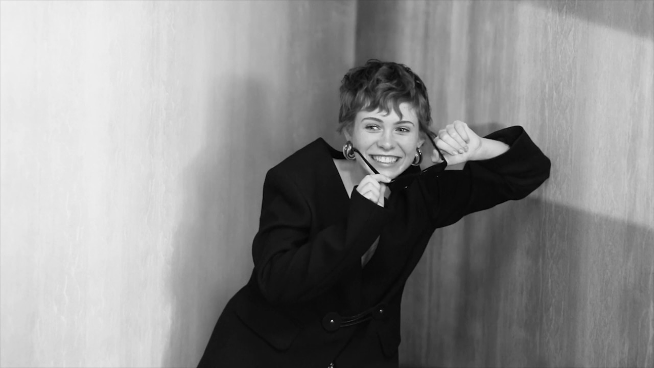 Schön! presents | behind the scenes with Sophia Lillis