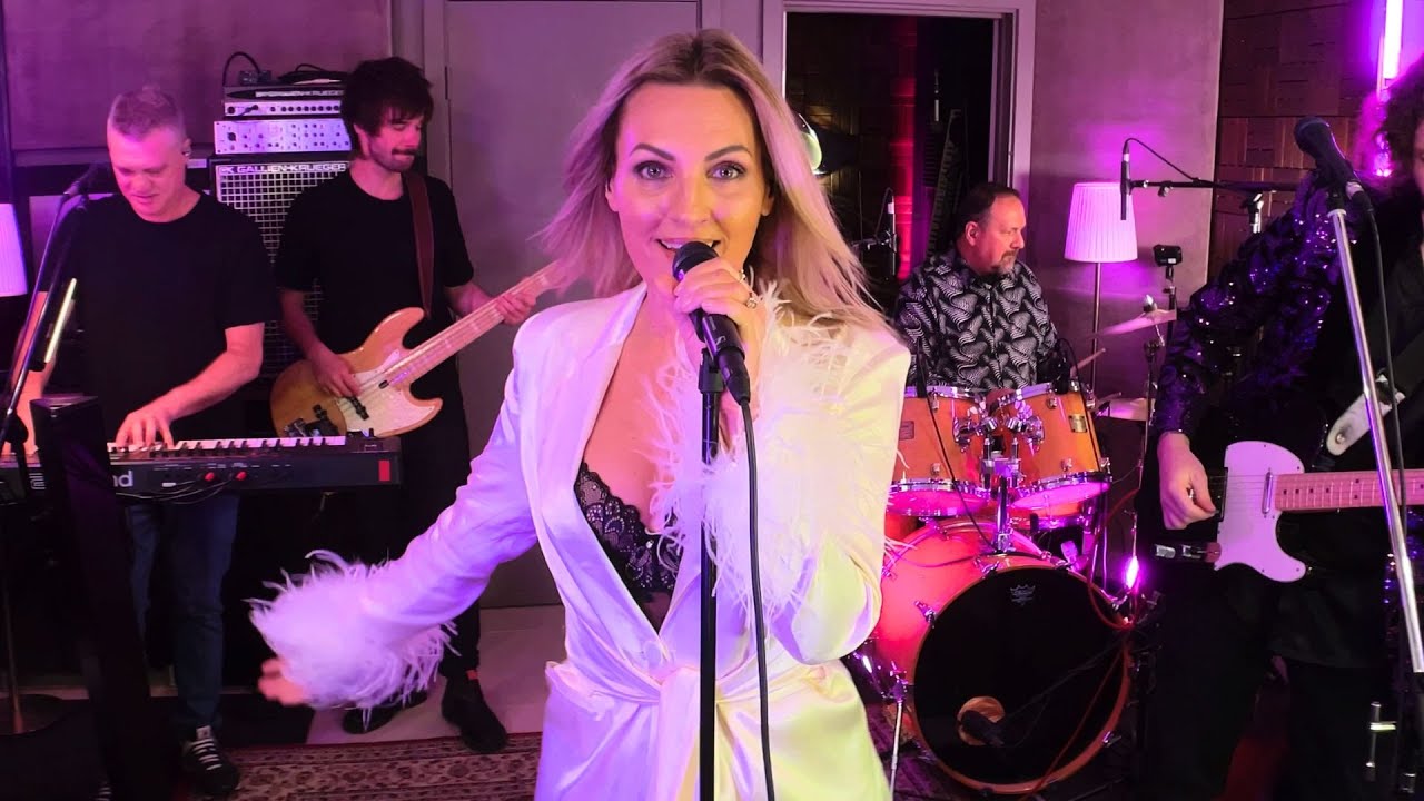 Upside Down (Diana Ross) | Live Band Performance | Sing it Live