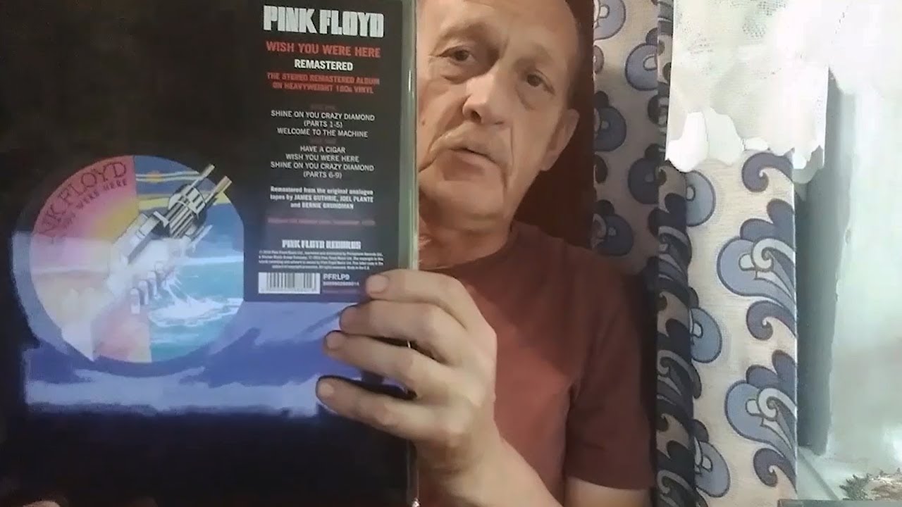 распаковка нескольких альбомов Pink Floyd