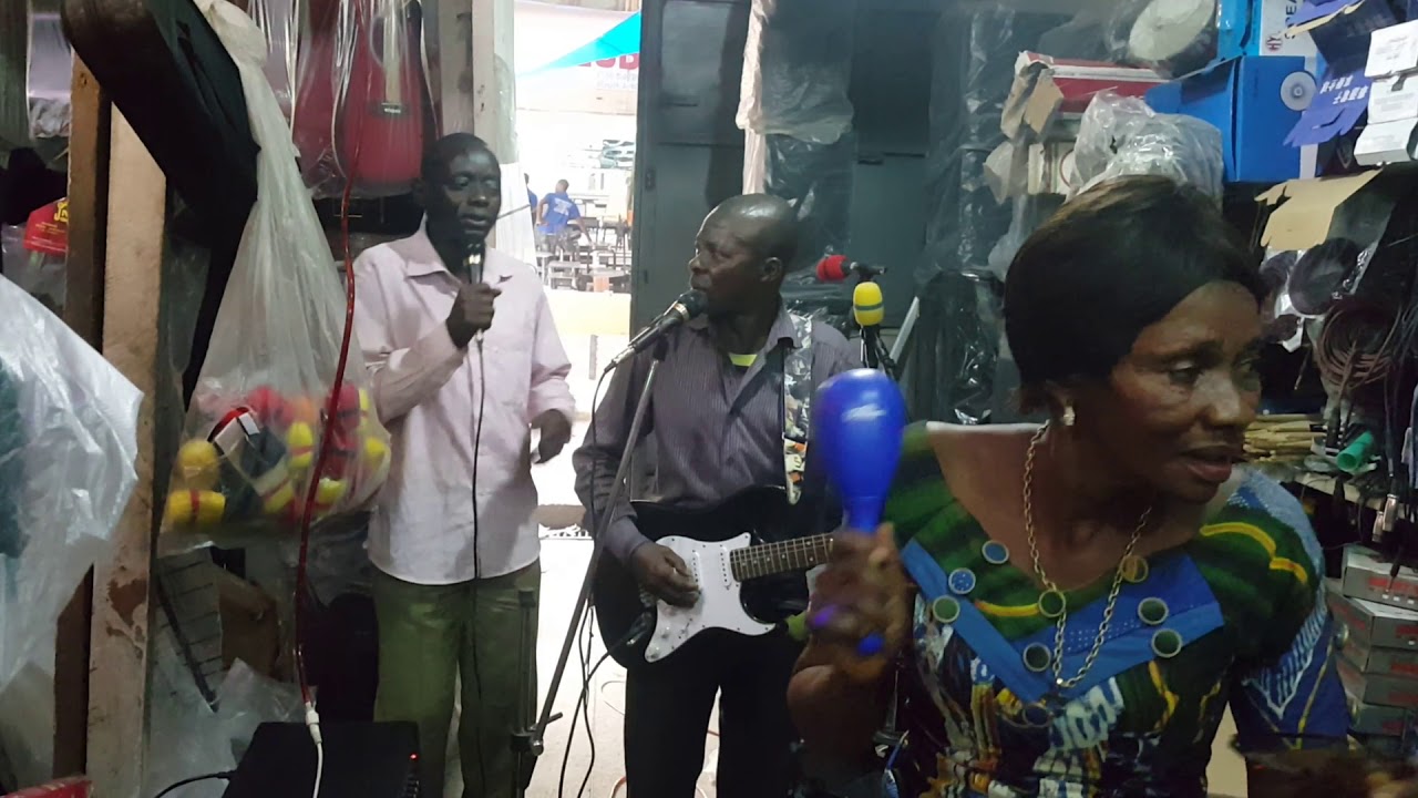 Suivez cette musique folk mbala