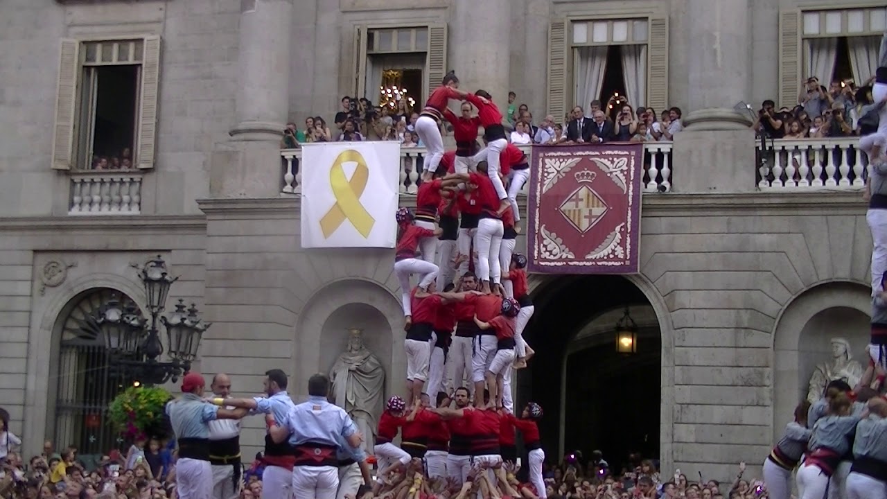Castellers de Barcelona: 5 de 8 carregat. Diada de Colles locals de les Festes de la Merc&egrave;