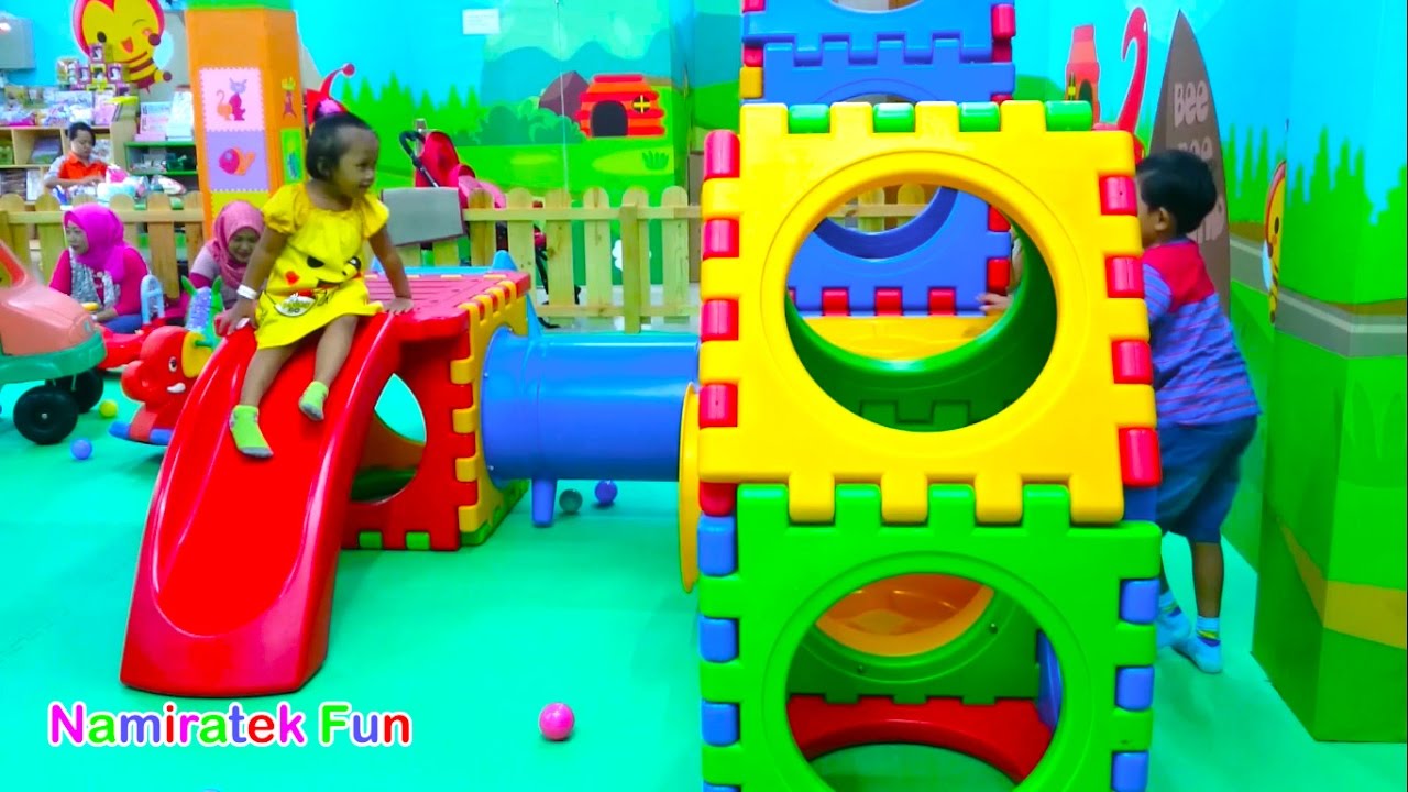 Pikachu Pokemon Go Bermain Mandi Bola Bersama Teman Asiknya & Seru Balls Pit Kids Pool Show