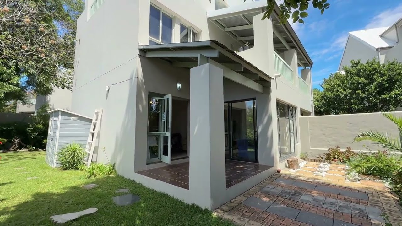 1 Bedroom Apartment For Sale in Broadacres, Sandton
