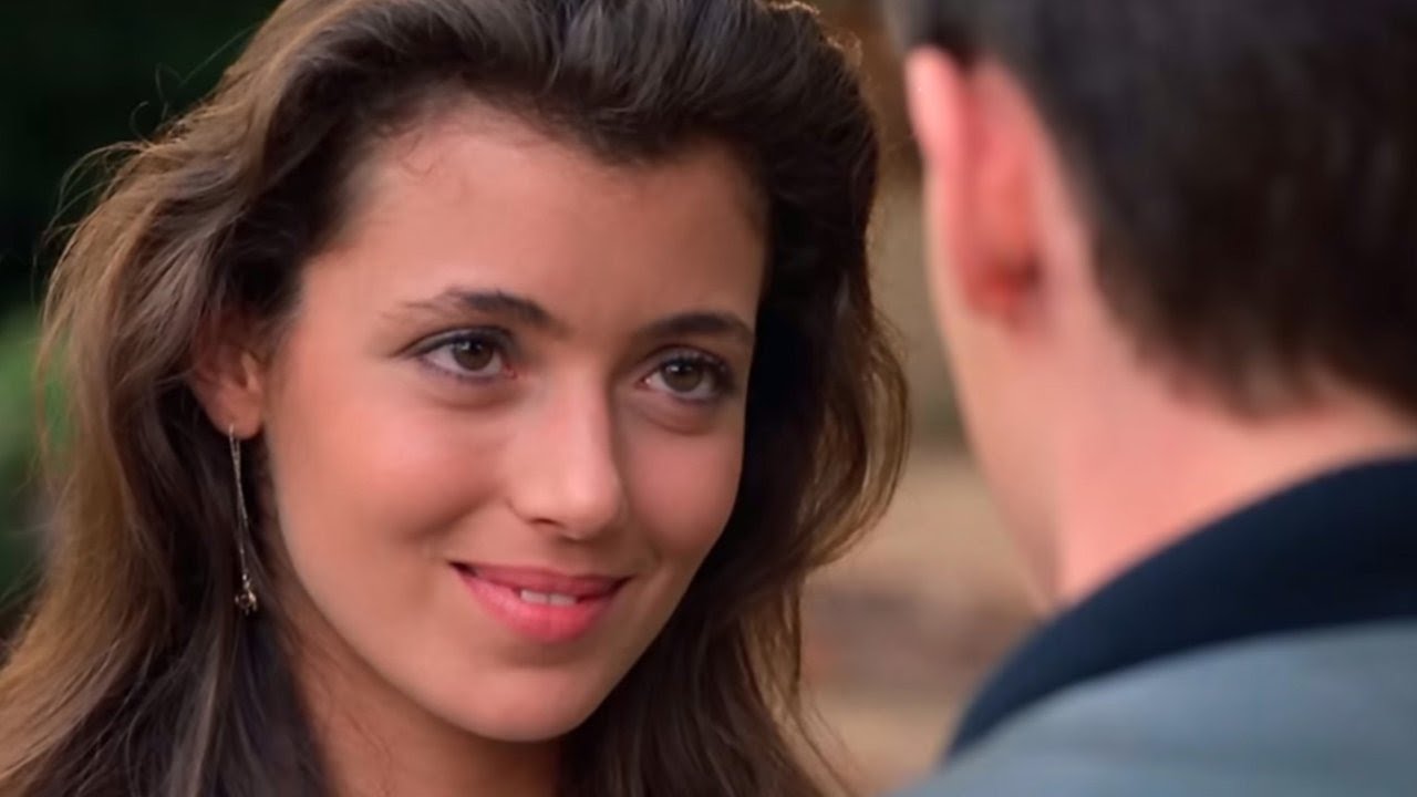 What The Hell Happened To Mia Sara?