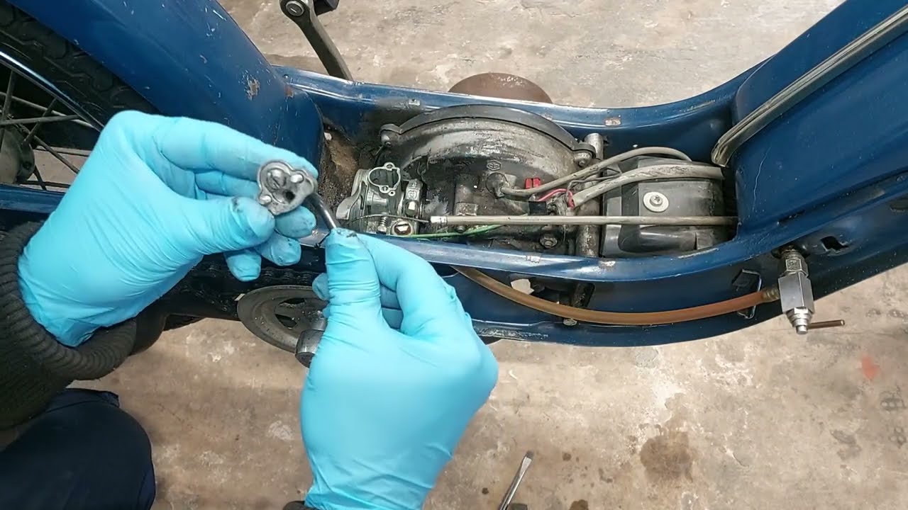 Tutorial mettere in moto un ciao fermo da anni, Ciao si bravo non parte?  Piaggio Ciao SC America