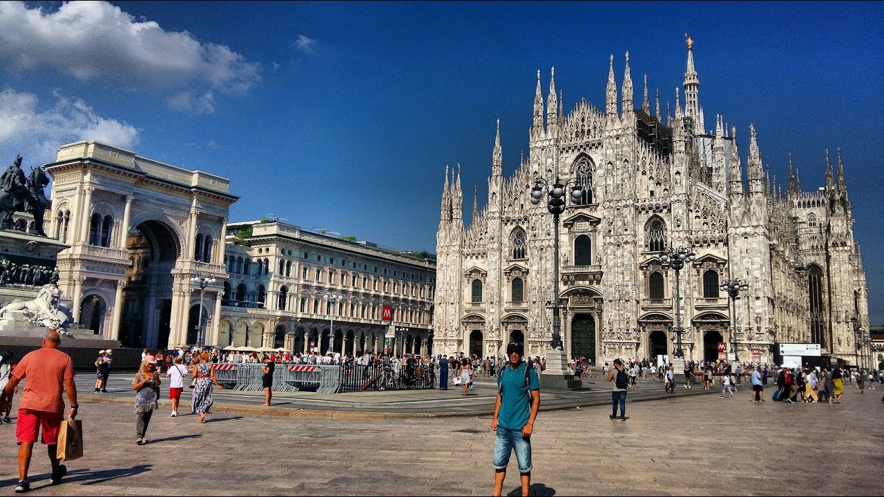 Piazza del Duomo, Milan, Italie 🇮🇹