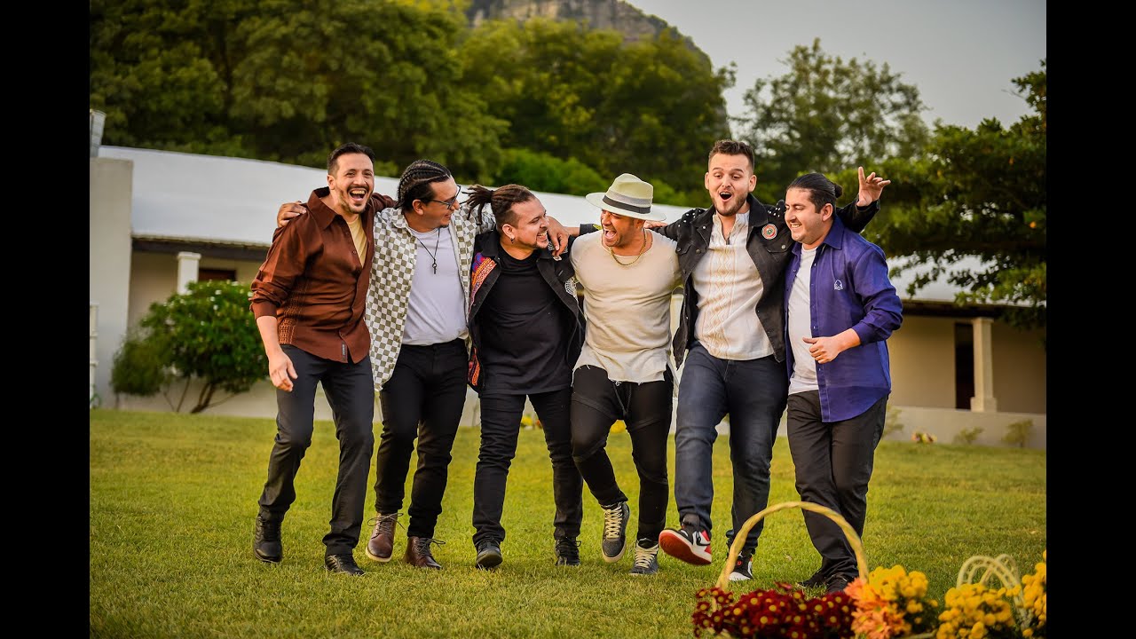 Tierra Adentro - Soy Latino (feat. Nacho, Felipe Peláez & Cruz)
