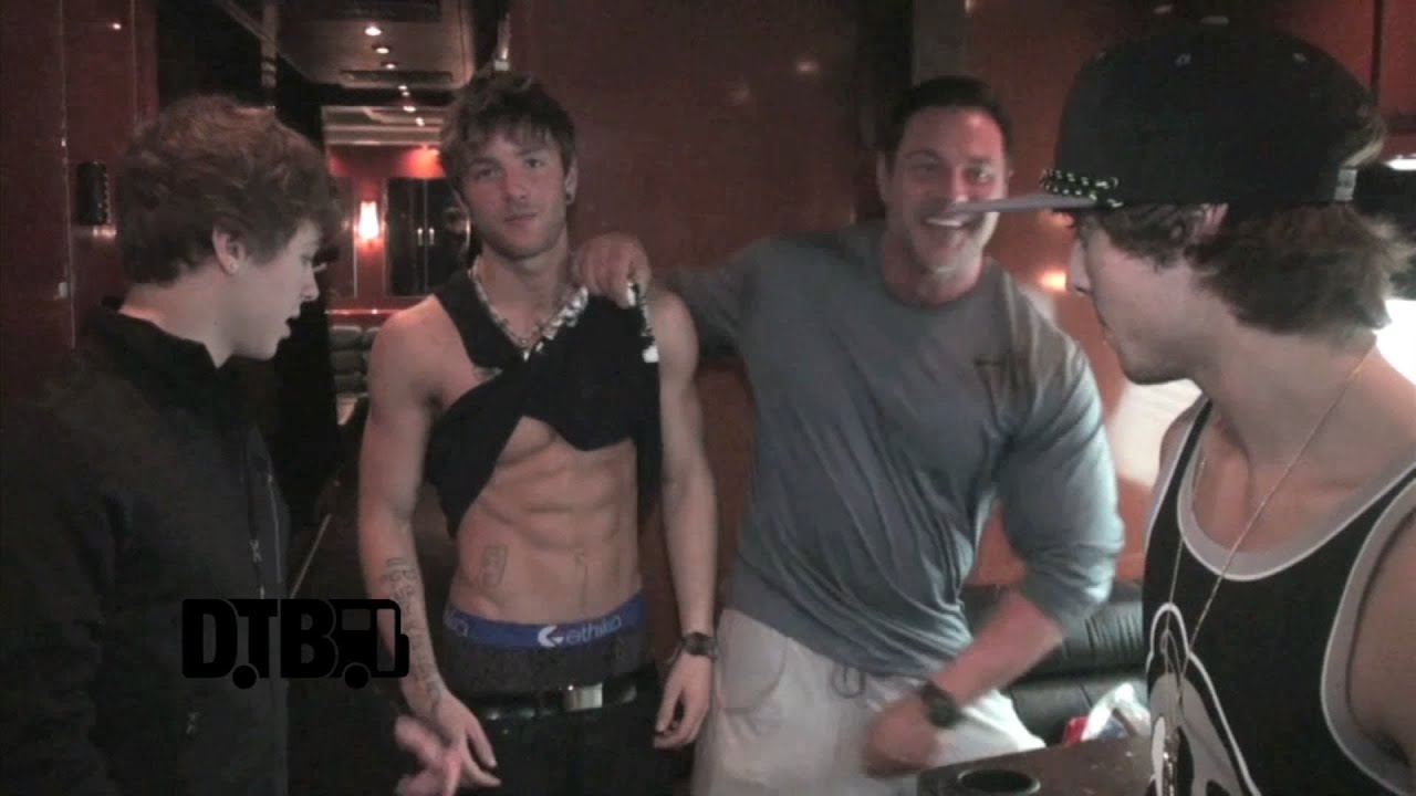 Emblem3 - BUS INVADERS Ep. 584