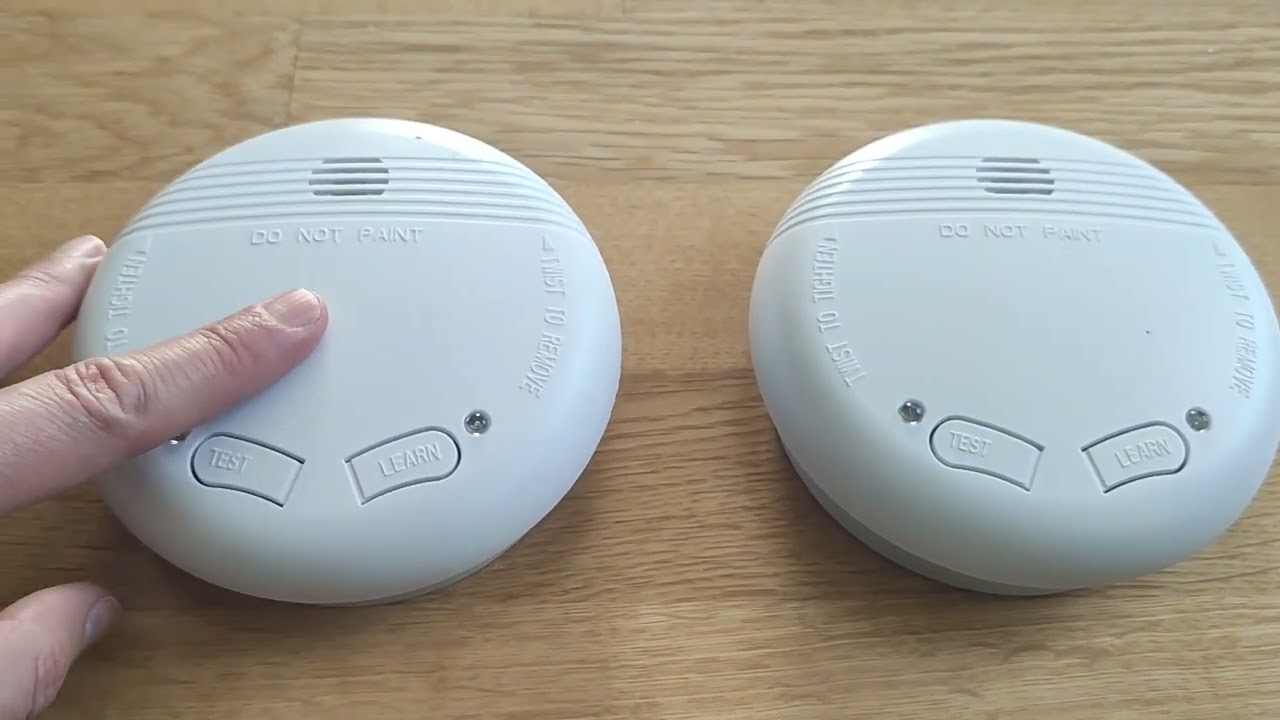 Para ihop Luxorparts brandvarnare (och batteribyte)