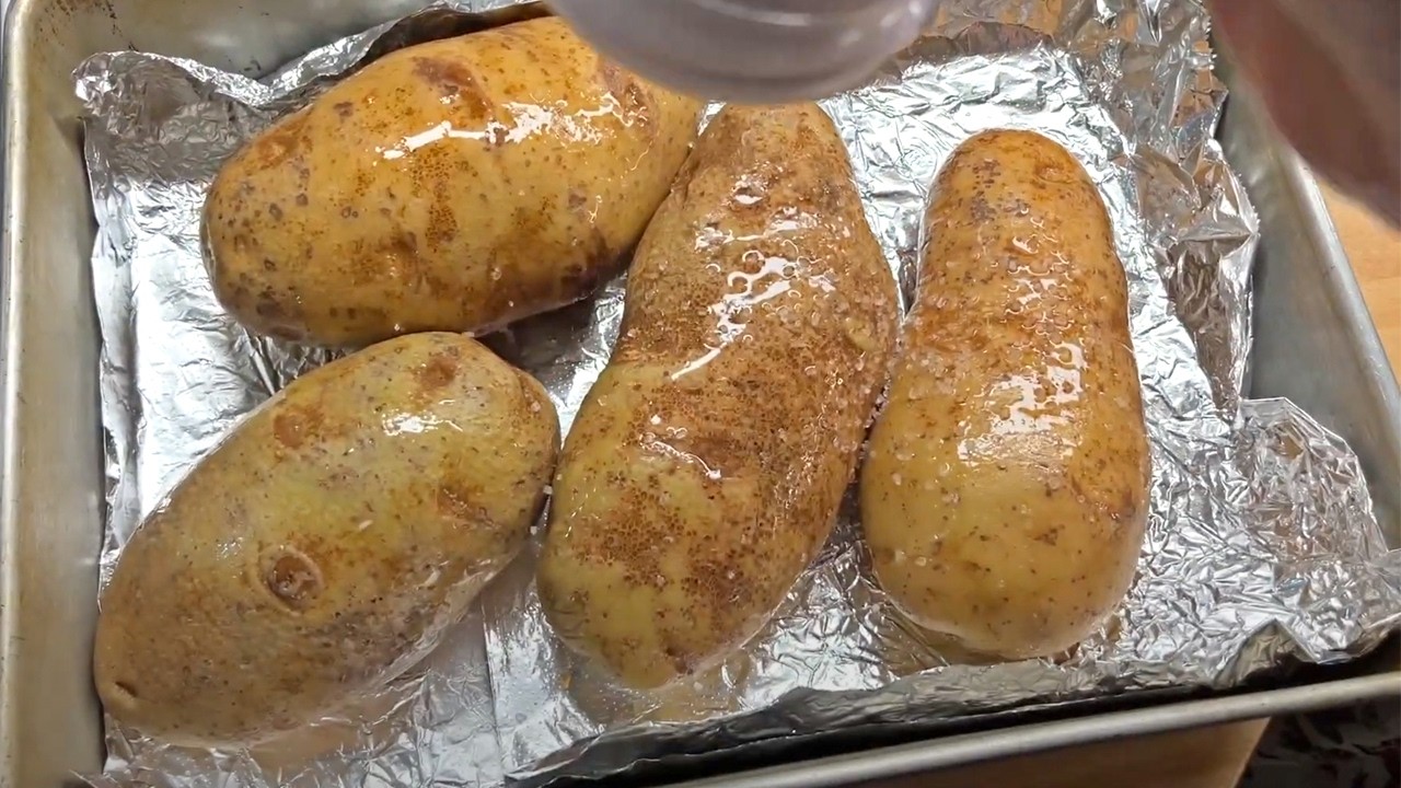 Perfect Baked Potatoes in No Time! | Easy Budget Dinner!