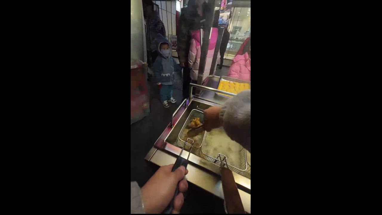 POV Livestream | Vendor Frying Chicken Fillets in Hot Oil | Real-Time Street Food Prep